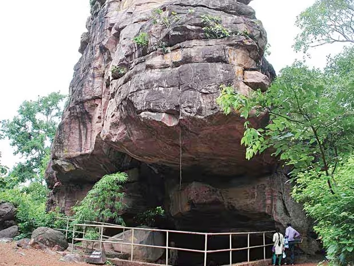 5._20Bhimbetka-Caves_Madhya-Pradesh.jpg 10