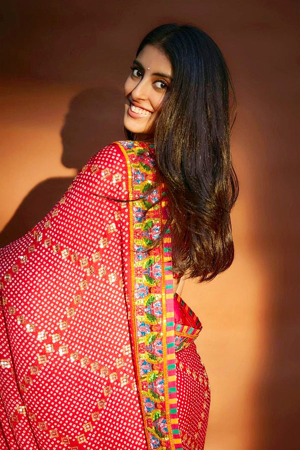 Amitabh_20Bachchans_20granddaughter_20Navya_20Nanda_20Latest_20Photos_11.jpg 12