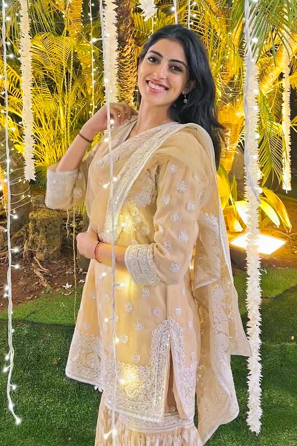 Amitabh_20Bachchans_20granddaughter_20Navya_20Nanda_20Latest_20Photos_2.jpg 3