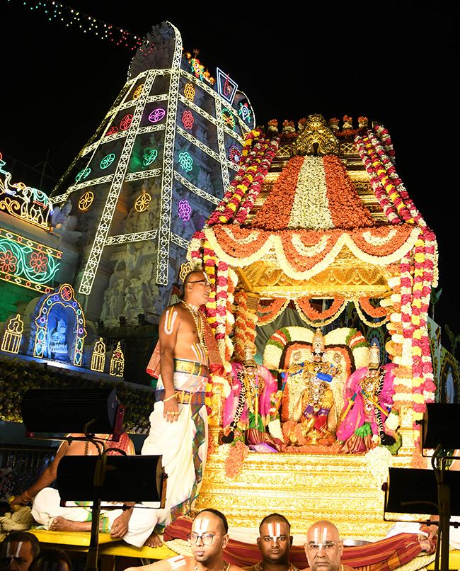 Brahmothsavalu_20At_20Tirumala_20Photos-18.jpg 18