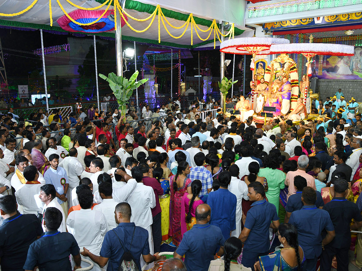 Tirumala_20Brahmotsavam_20Srivari_20Garuda_20Seva_20PHotos_16.jpg 26