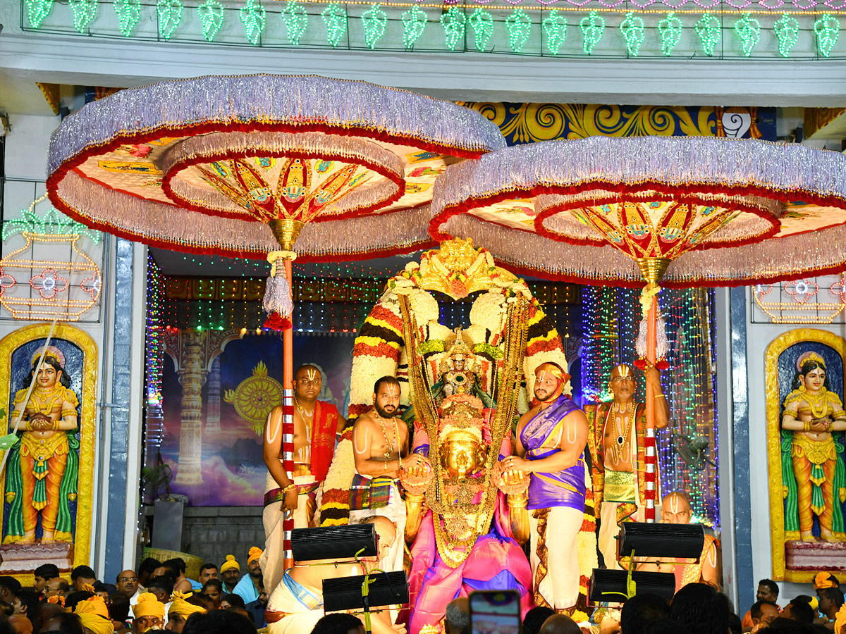 Tirumala_20Brahmotsavam_20Srivari_20Garuda_20Seva_20PHotos_22.jpg 6