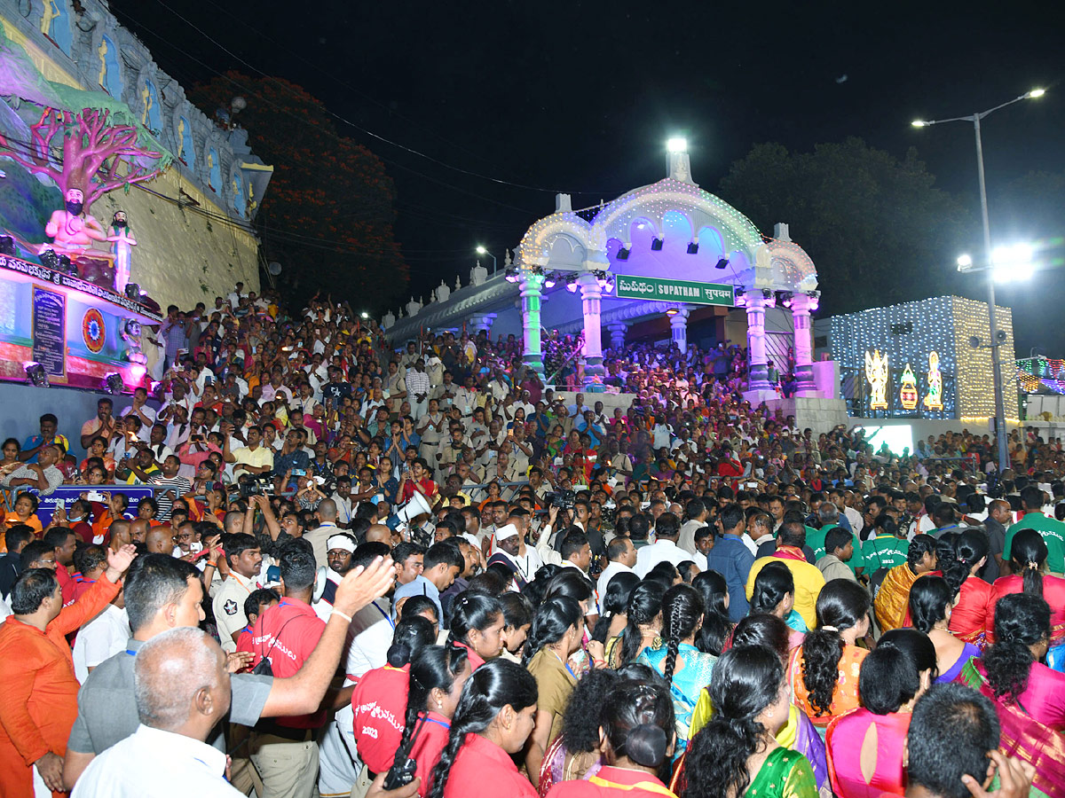 Tirumala_20Brahmotsavam_20Srivari_20Garuda_20Seva_20PHotos_3.jpg 14