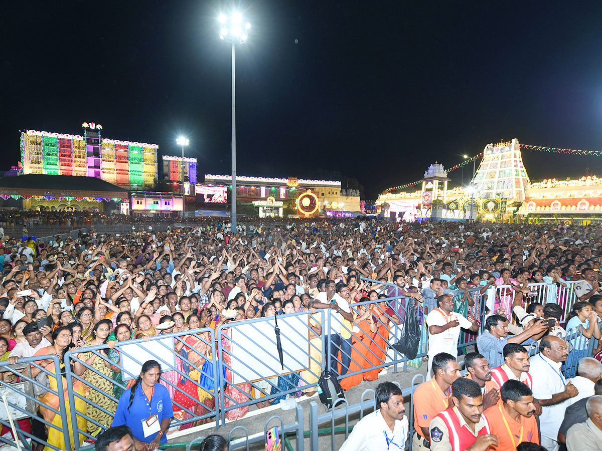 Tirumala_20Brahmotsavam_20Srivari_20Garuda_20Seva_20PHotos_9.jpg 20
