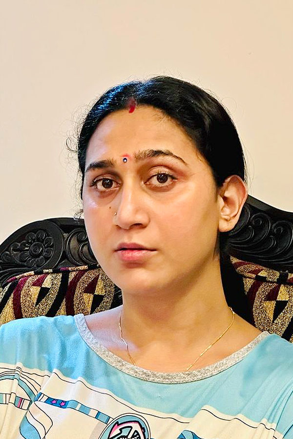 Transgender_20actress_20anjali_20ameer_20latest_20Photos_14.jpg 15