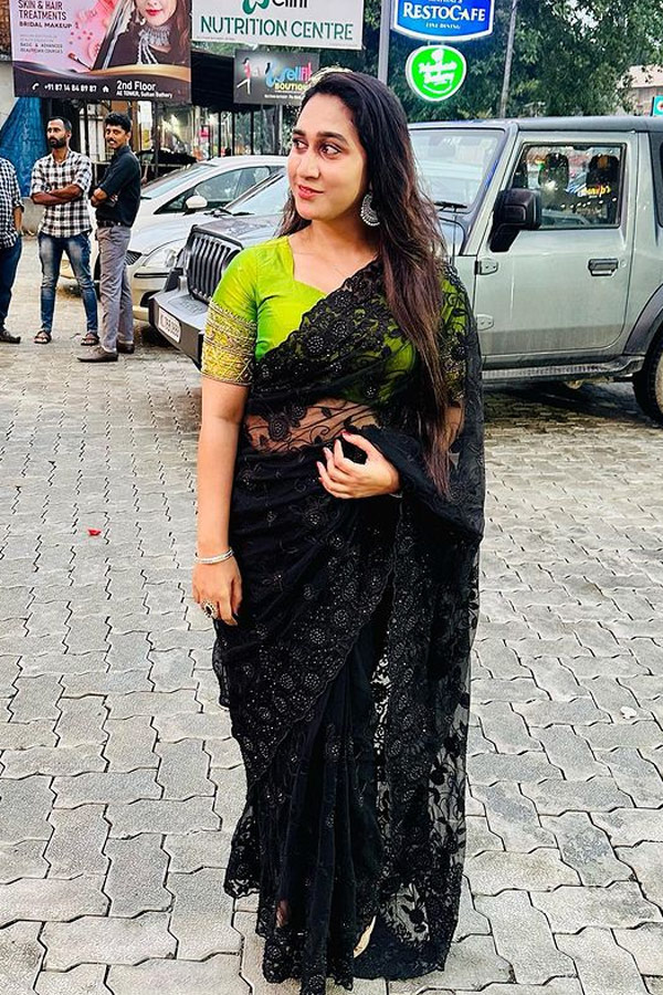 Transgender_20actress_20anjali_20ameer_20latest_20Photos_16.jpg 17