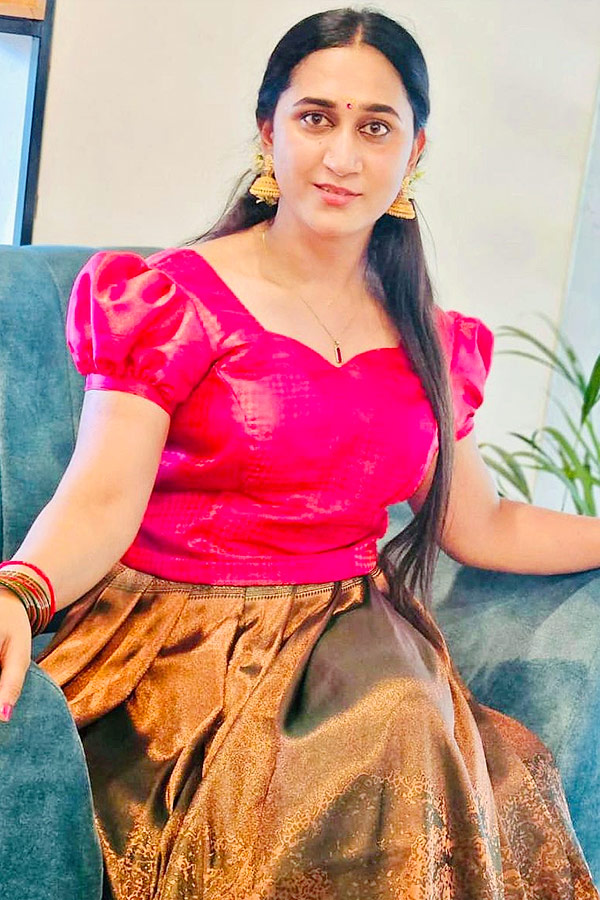 Transgender_20actress_20anjali_20ameer_20latest_20Photos_3.jpg 4