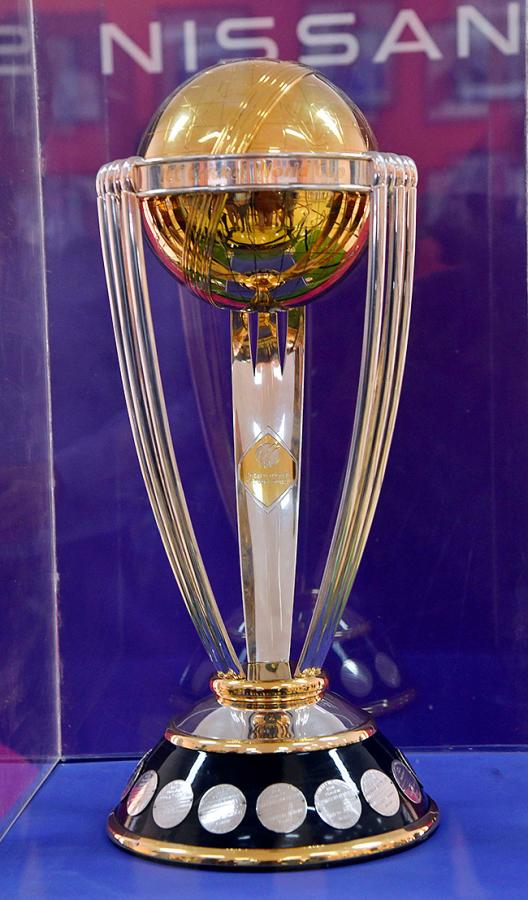 icc_20world_20cup_202023_20trophy_20in_20hyderabad-17.jpg 16