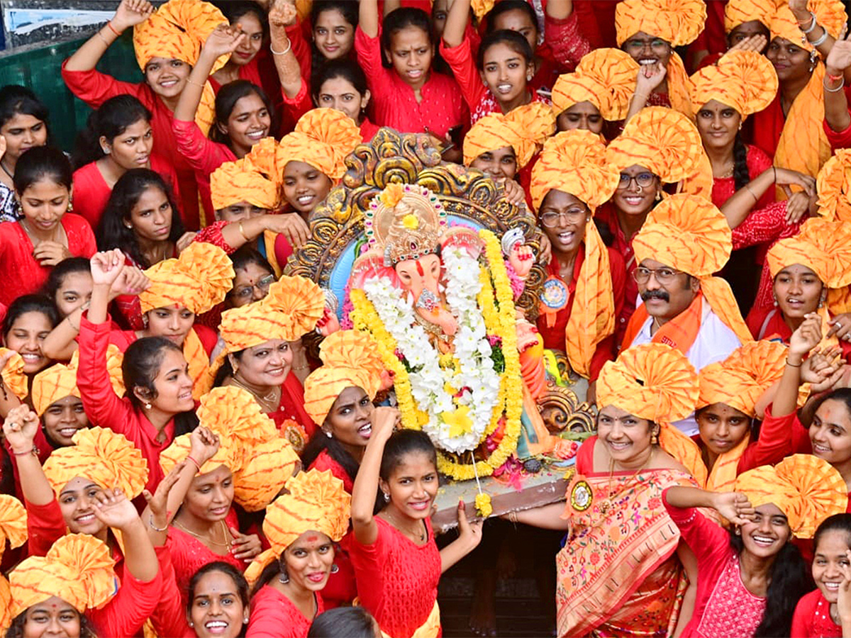 Ganesh_20Immersion_20in_20Hyderabad_202023-1.jpg 1