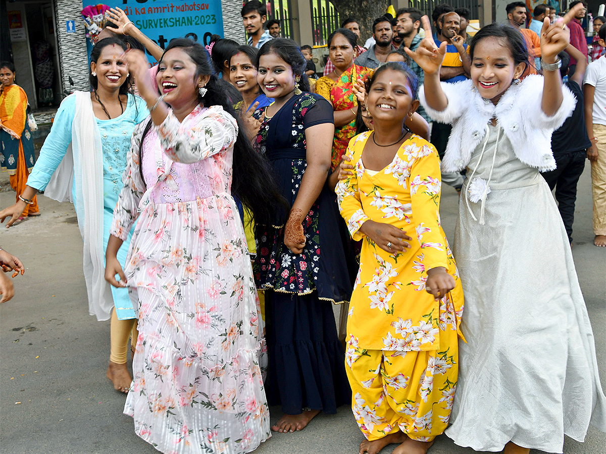 Ganesh_20Immersion_20in_20Hyderabad_202023-18.jpg 18