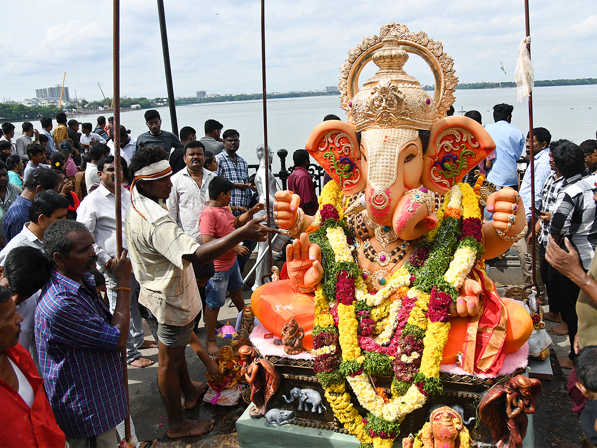 Ganesh_20Immersion_20in_20Hyderabad_202023-3.jpg 3