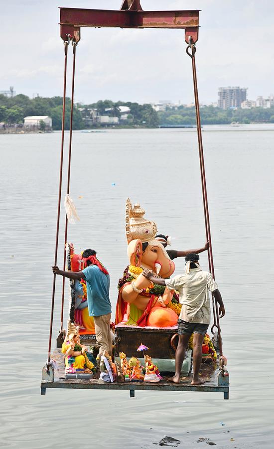 Ganesh_20Immersion_20in_20Hyderabad_202023-6.jpg 6
