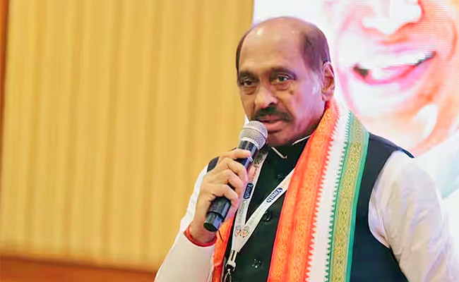 Manikrao-Thakre.jpg