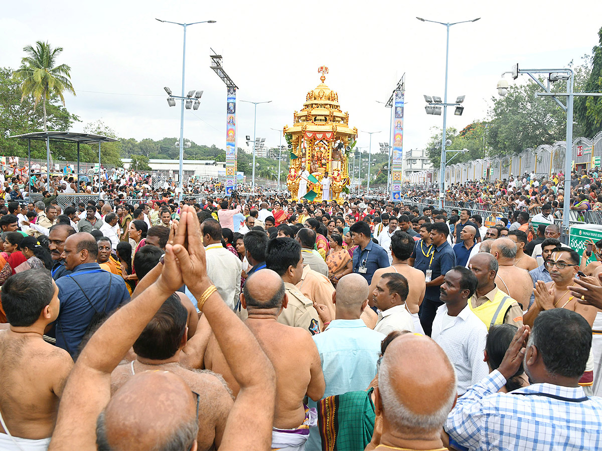 Tirumala_20Brahmotsavam_202023_20Photos-1_0.jpg 1