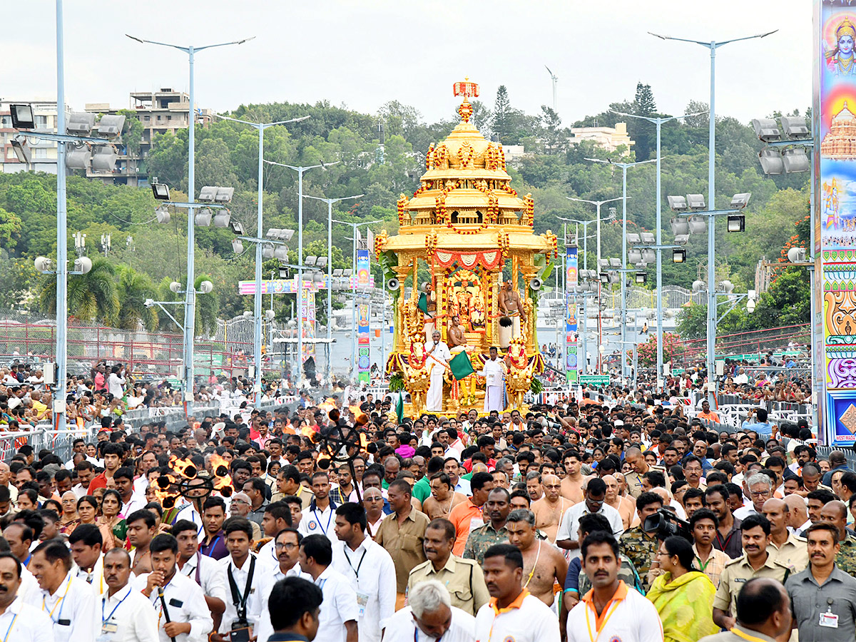 Tirumala_20Brahmotsavam_202023_20Photos-25_0.jpg 24