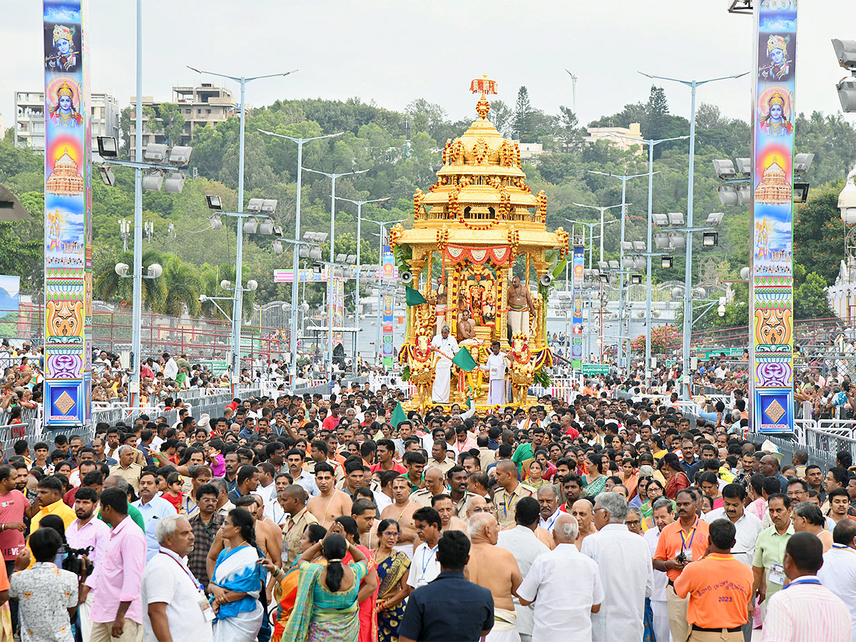 Tirumala_20Brahmotsavam_202023_20Photos-2_0.jpg 2