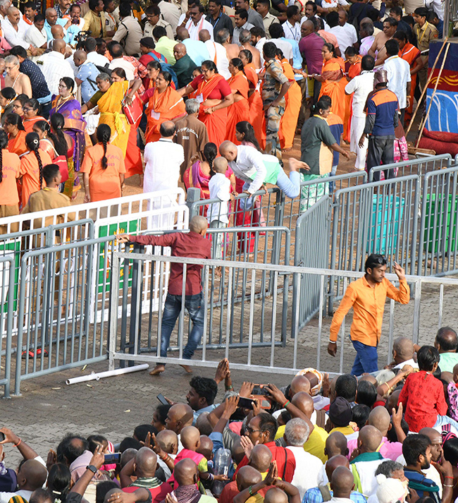 Tirumala_20Brahmotsavam_202023_20Photos-19.jpg 17