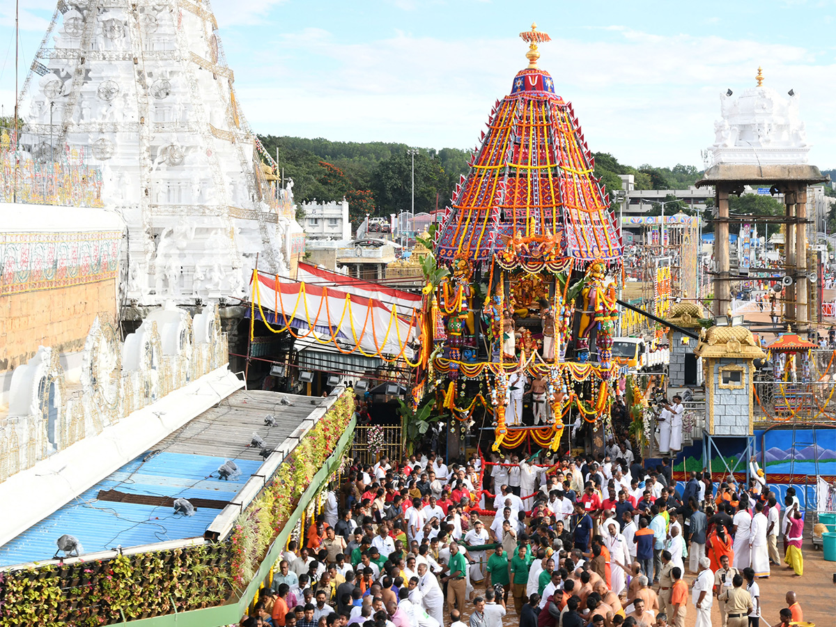 Tirumala_20Brahmotsavam_202023_20Photos-5.jpg 4