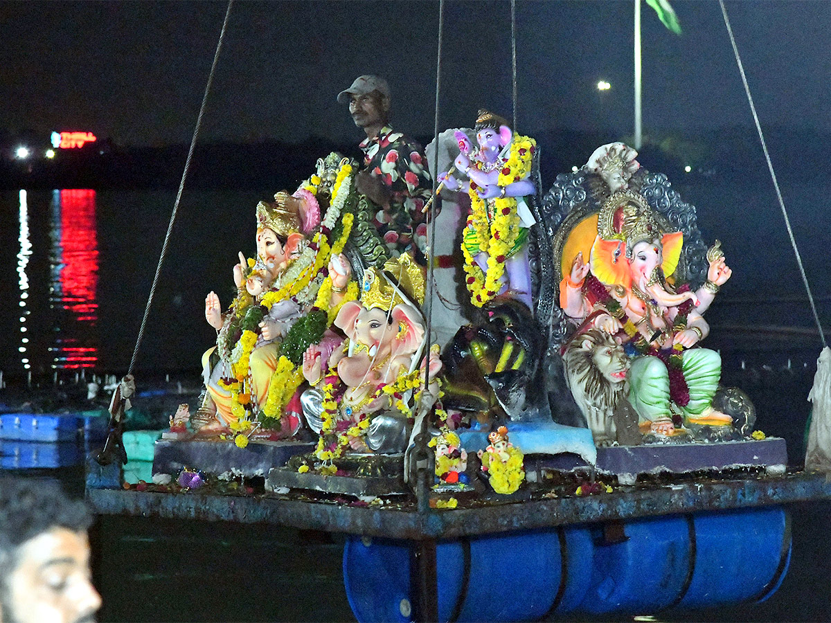 ganesh_20nimajjanam_202023_20hyderabad-10.jpg 10