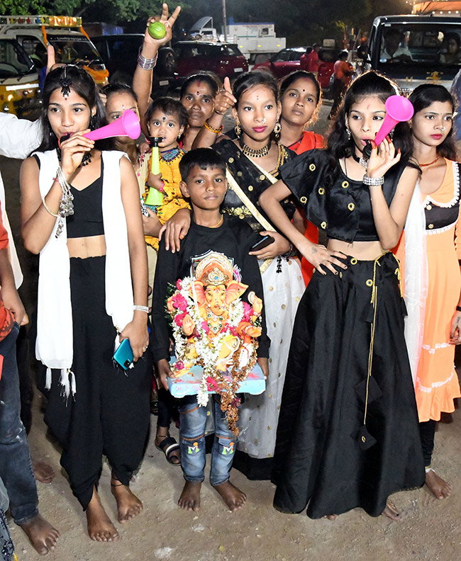 ganesh_20nimajjanam_202023_20hyderabad-18.jpg 14