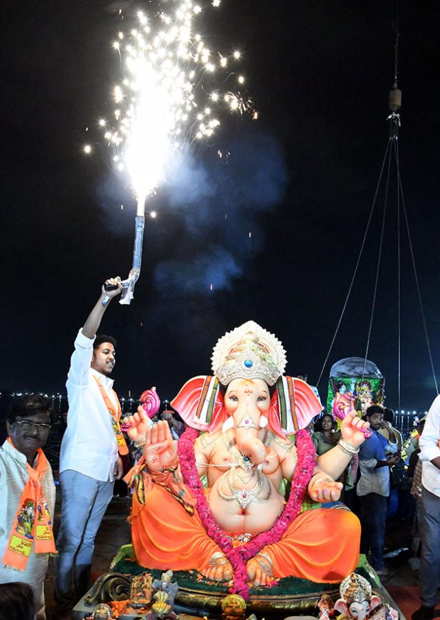 ganesh_20nimajjanam_202023_20hyderabad-19.jpg 15
