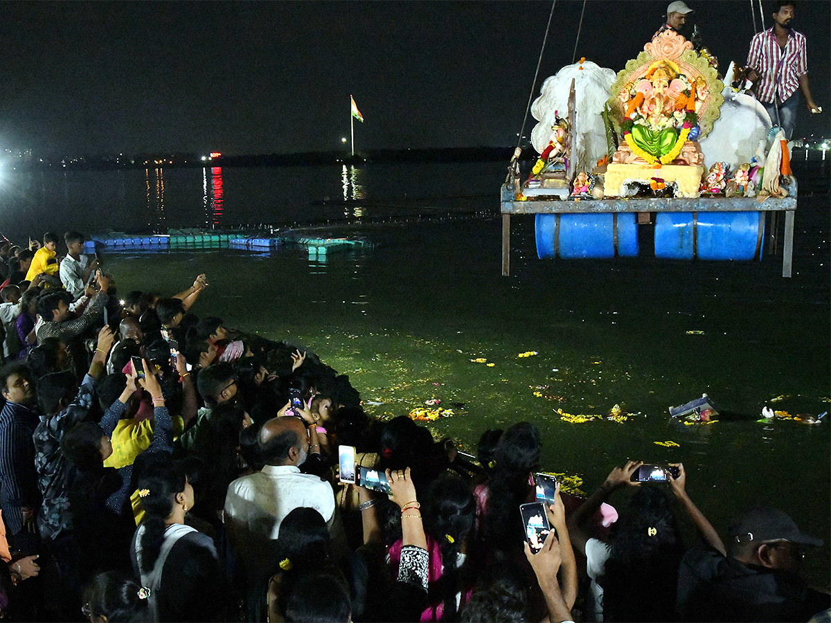 ganesh_20nimajjanam_202023_20hyderabad-2.jpg 2