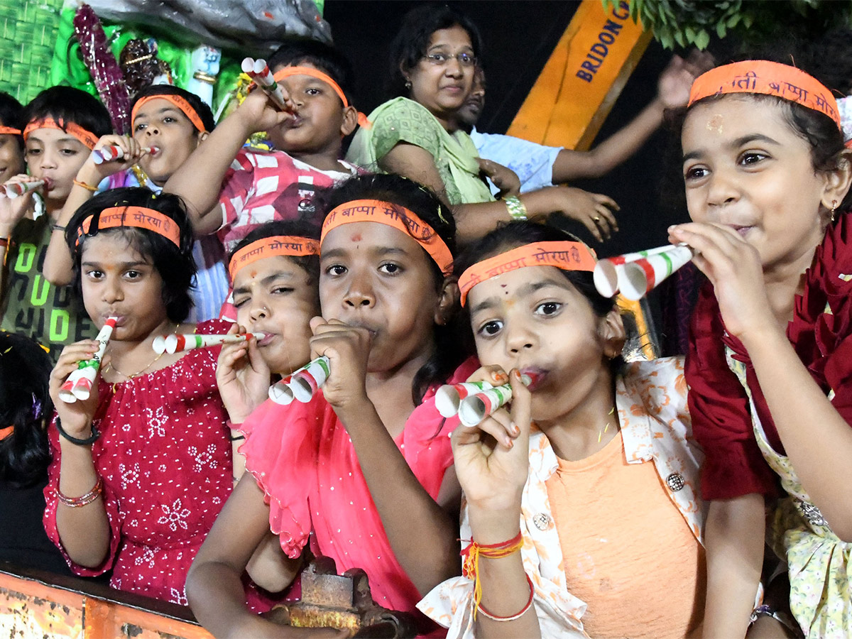 ganesh_20nimajjanam_202023_20hyderabad-26.jpg 22