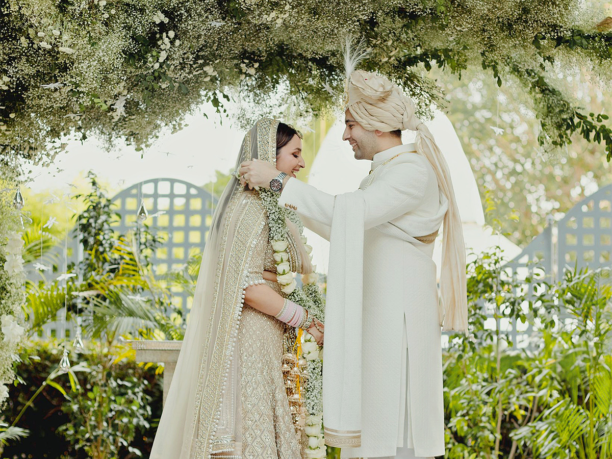 parineeti_20chopra_20raghav_20chadha_20wedding_20photos-2.jpg 2