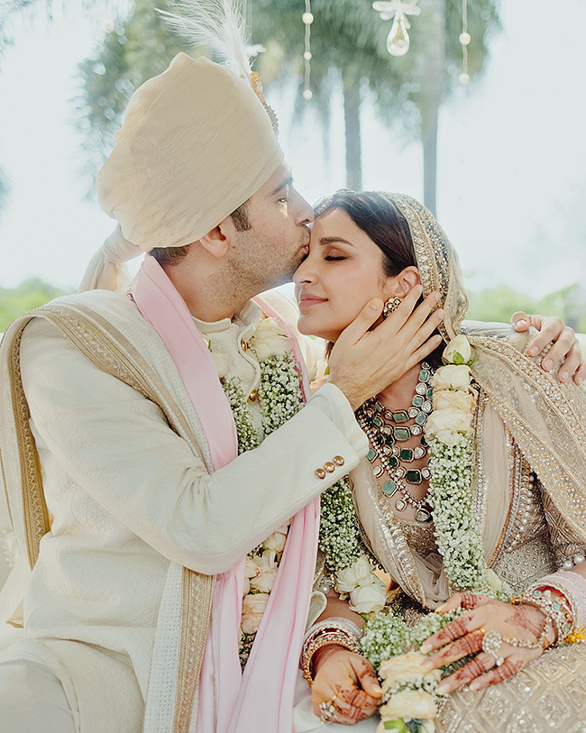 parineeti_20chopra_20raghav_20chadha_20wedding_20photos-4.jpg 4