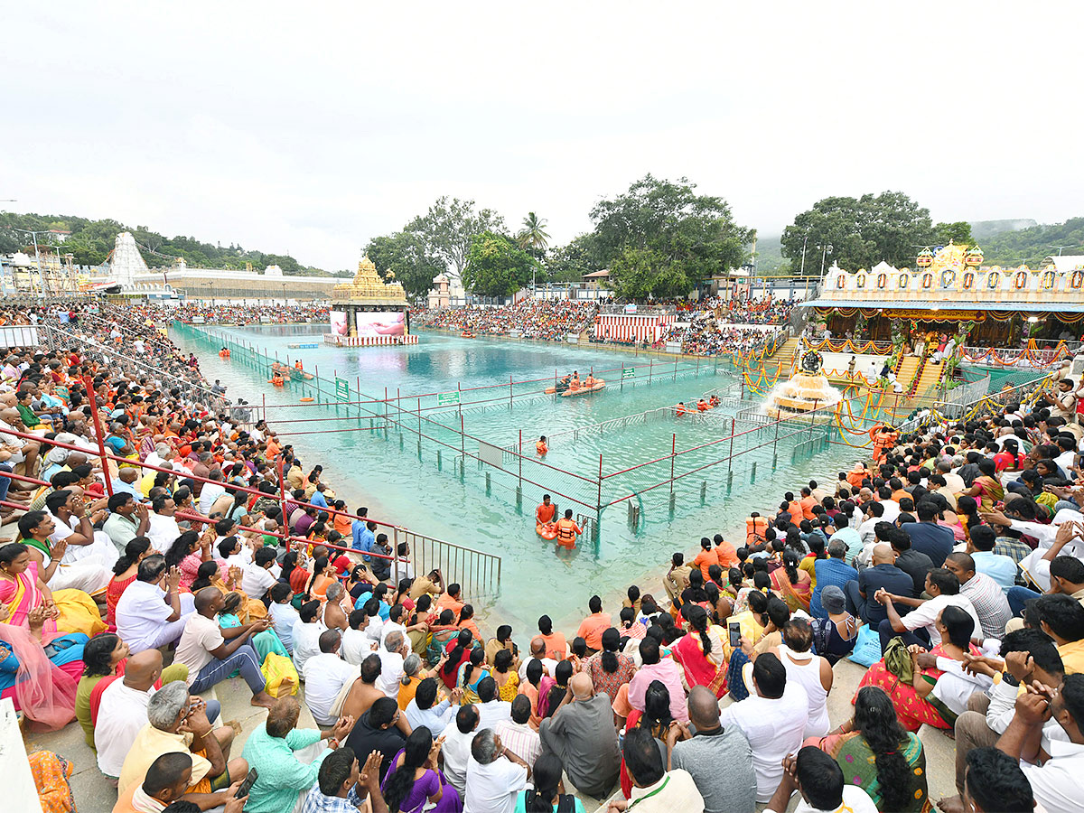 Chakra_20Snanam_20at_20Tirumala_20Brahmothsavalu_202023-2.jpg 2