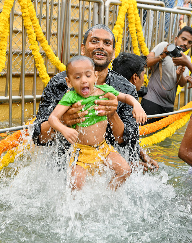 Chakra_20Snanam_20at_20Tirumala_20Brahmothsavalu_202023-21.jpg 21