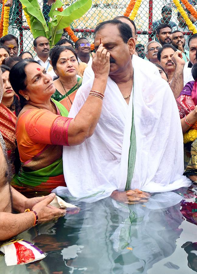 Chakra_20Snanam_20at_20Tirumala_20Brahmothsavalu_202023-31.jpg 30