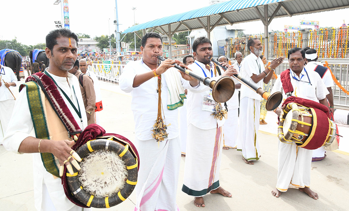 Chakra_20Snanam_20at_20Tirumala_20Brahmothsavalu_202023-34.jpg 32