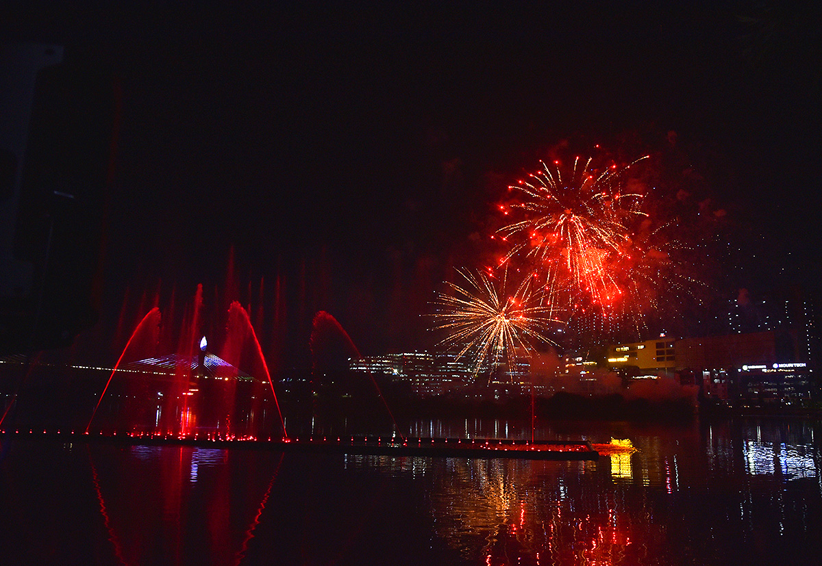 Musical_20fountains_20at_20Durgam_20Cheruvu_20cable_20bridge-6.jpg 6