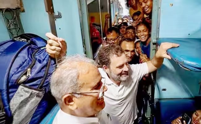 Rahul-Gandhi-Train-Journey.jpg