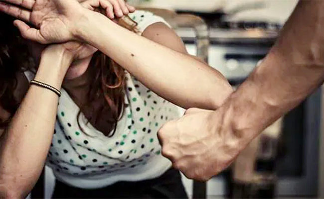 Army-Major-Wife-Harassed-House-Help-Girl.jpg