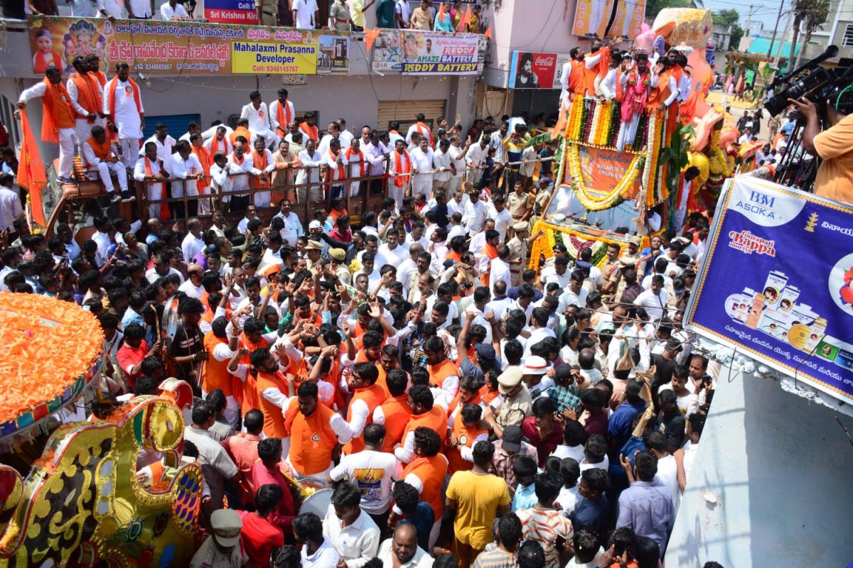 Balapur-Ganesh-Immersion-08.jpeg 10