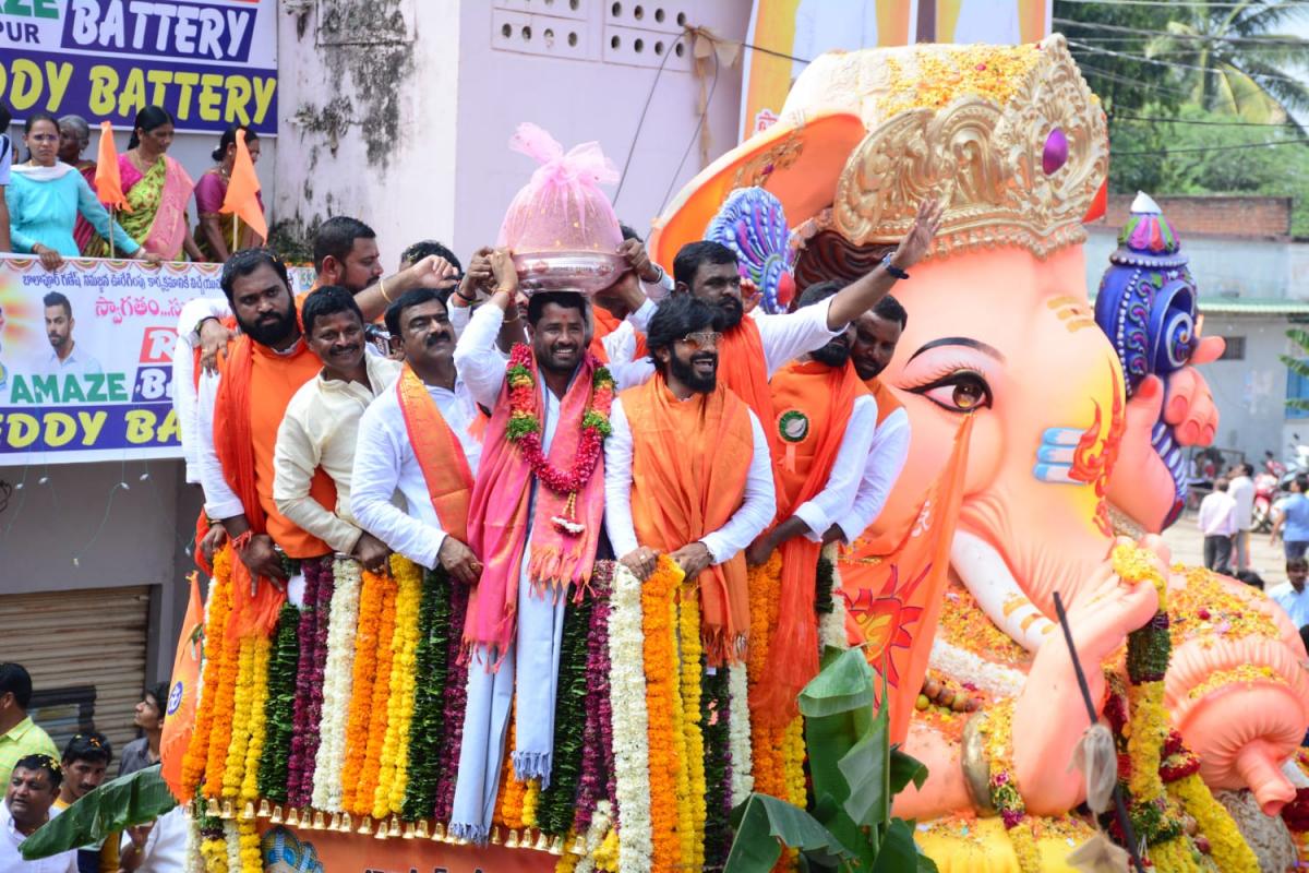 Balapur-Ganesh-Immersion-09.jpeg 5