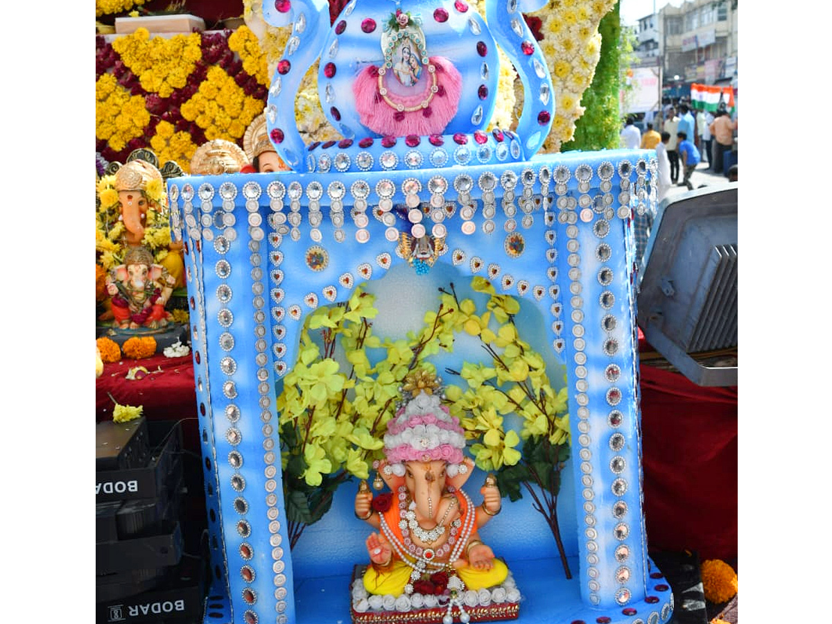 Hyderabad_20Ganesh_20Immersion_20Photo2.jpg 3