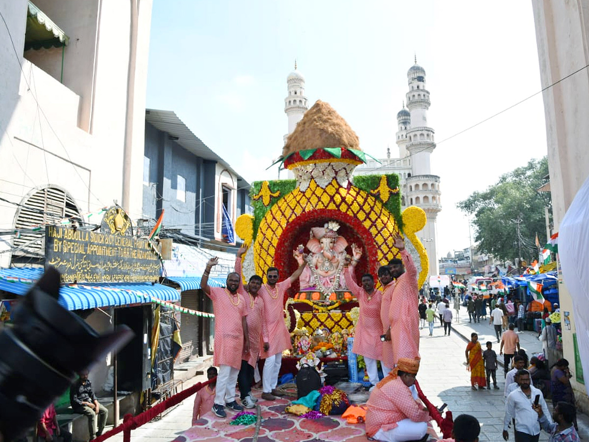 Hyderabad_20Ganesh_20Immersion_20Photo3.jpg 4