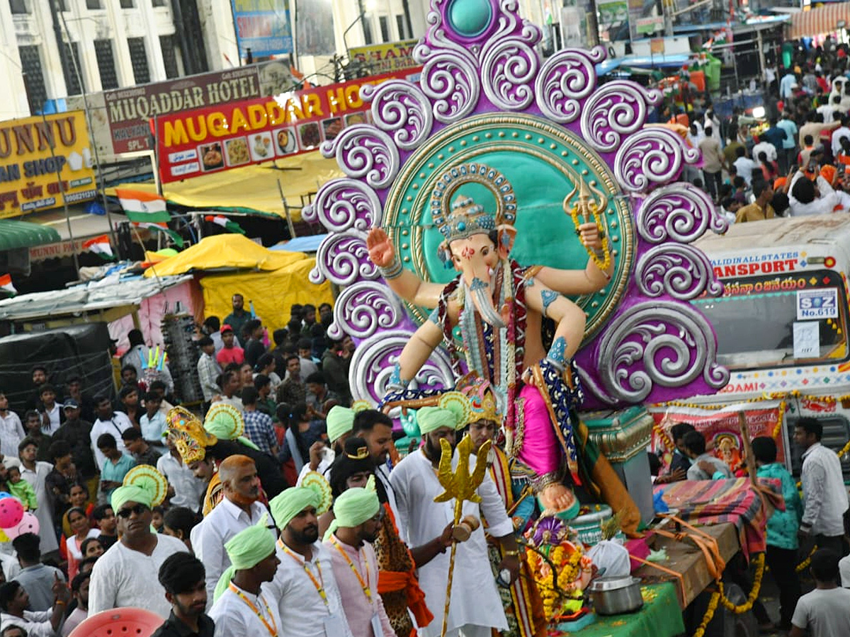 Hyderabad_20Ganesh_20Immersion_20Photos_19.jpg 18