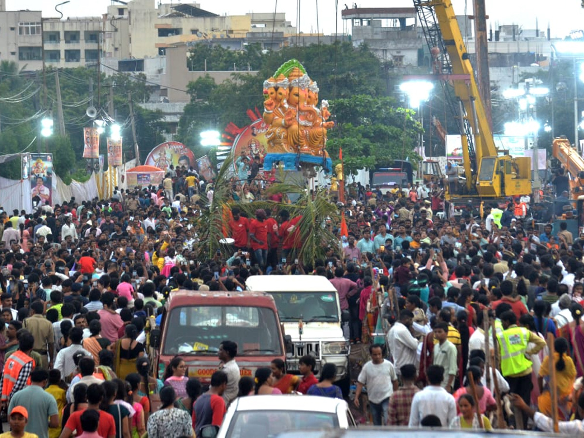 Hyderabad_20Ganesh_20Immersion_20Photos_31.jpg 30