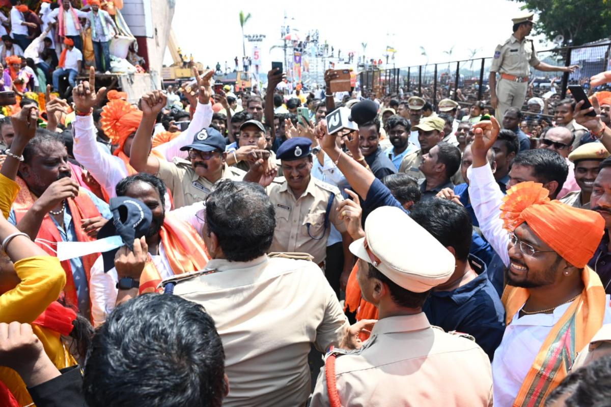 Khairtabad-Ganesh-Immersion-12.jpeg 13