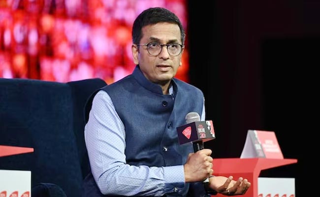 CJI-DY-ChandraChud.jpg