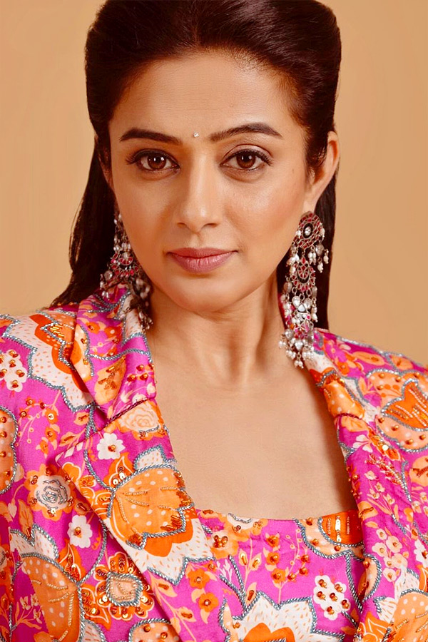 Priyamani_20new_20and_20slim_20look_20PHotos_3.jpg 4