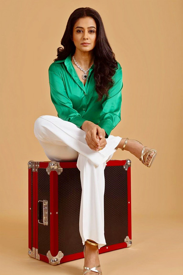 Priyamani_20new_20and_20slim_20look_20PHotos_9.jpg 10
