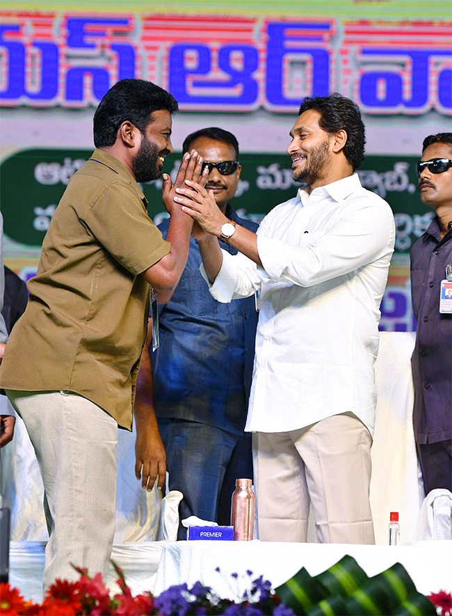 YSR_20Vahana_20Mitra_20Scheme_20CM_20YS_20Jagan_20At_20YSR_20Vahana_20Mitra_20Photos-19.jpg 19
