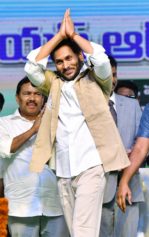 YSR_20Vahana_20Mitra_20Scheme_20CM_20YS_20Jagan_20At_20YSR_20Vahana_20Mitra_20Photos-33.jpg 30