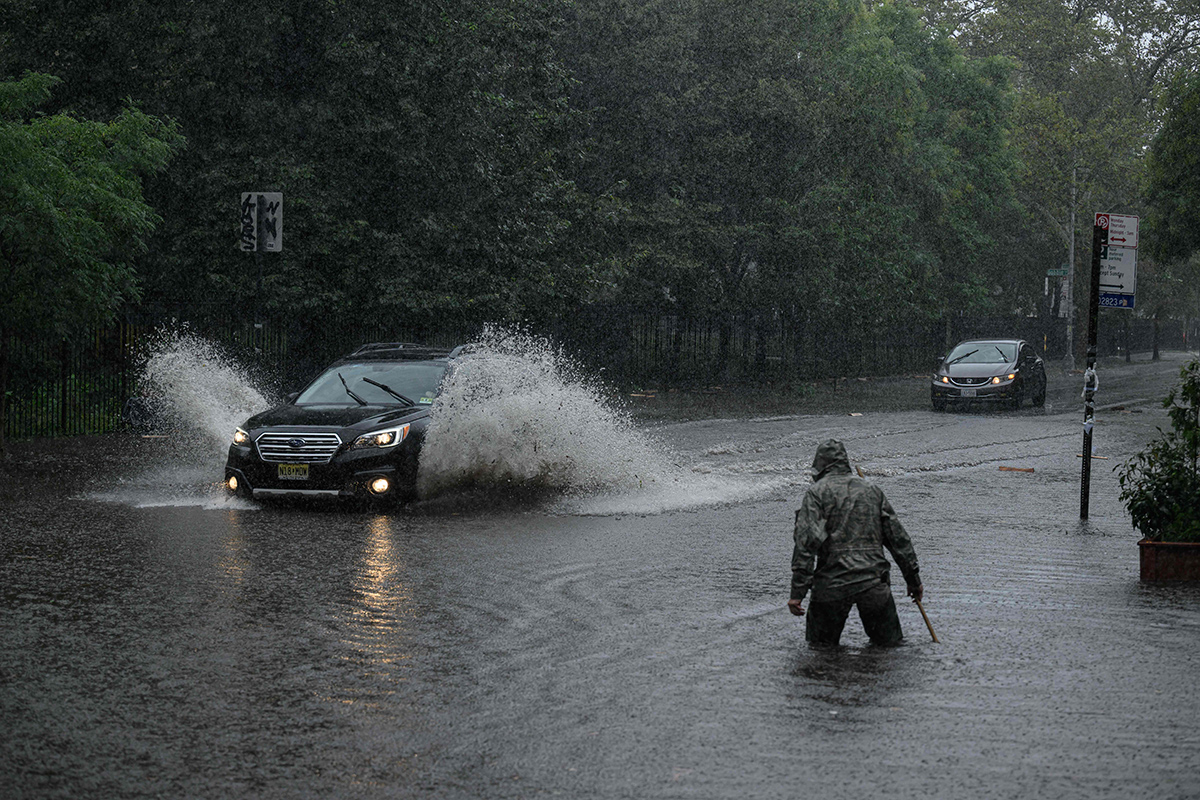 New_20York_20floods_20LIVE_20Updates_20Photos-13.jpg 13