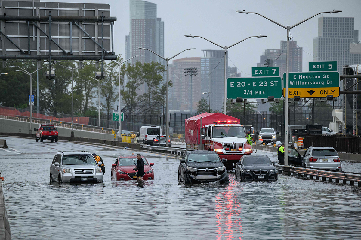 New_20York_20floods_20LIVE_20Updates_20Photos-19.jpg 18